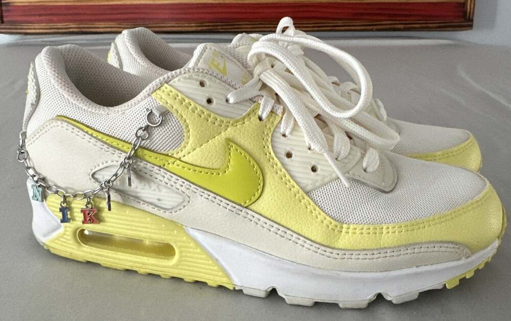 Nike Air Max 90 SE Princess Charming Women’s Size 8.5 DJ5198-100